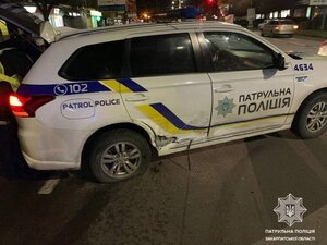 На Закарпатті за 15 хвилин сталися дві ДТП за участі поліції