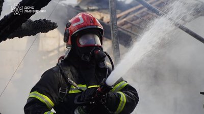 У Львові внаслідок пожежі у квартирі загинула 90-річна жінка