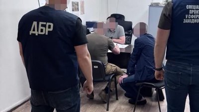 На Тернопільщині виявили трьох керівників ТЦК, які «мобілізували» понад 100 чинних бійців задля статистики