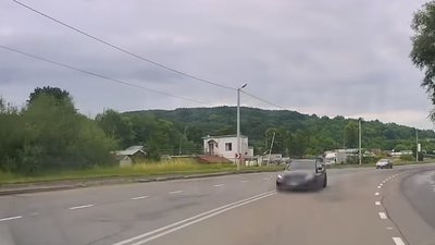 У Львові поліція знайшла водія Мерседеса, який порушив ПДР