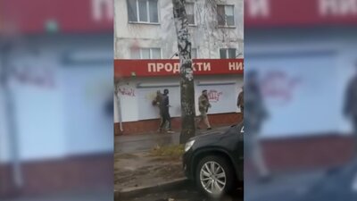 У Житомирі під час вручення повістки побили працівника ТЦК (ВІДЕО)