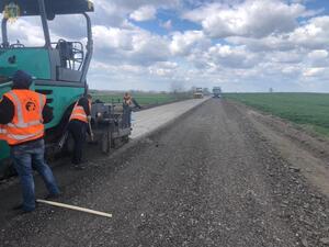 На Львівщині ремонтують дорогу "Сокаль–Стоянів" (фото)