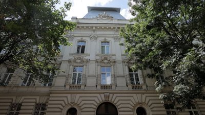 У Львові біля Університетської лікарні ЛНМУ змінили організацію дорожнього руху