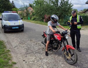 На Львівщині за два тижні поліція упіймала сотні порушників на велосипедах та мотоциклах (ФОТО)