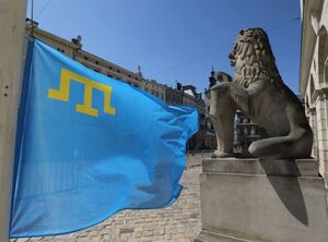 Урочисте підняття пропору: у Львові відзначили День національного прапора кримських татар (фото)