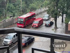 У Львові вирує негода (ФОТО, ВІДЕО)