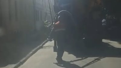 Звільнили комунальника, який у нетверезому стані проводив ямковий ремонт у Львові (ВІДЕО)
