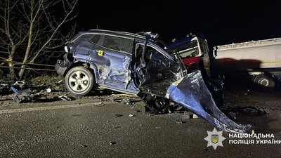 На трасі «Мукачево – Львів» у потрійній ДТП загинула водійка авто