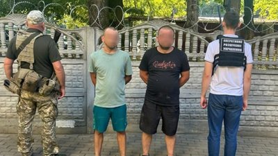На Закарпатті прикордонники затримали двох ухилянтів на самокатах