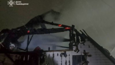 На Львівщині під час пожежі в літній кухні загинула людина