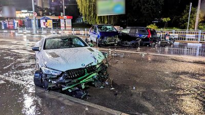 У Рівному  у ДТП зіткнулися три автомобілі