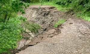 На Львівщині через негоду дорога "Орів–Східниця" стала не проїздною