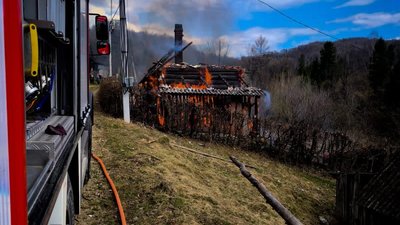 У Львівській області під час пожежі в житловому будинку постраждали двоє людей