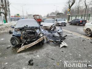 У Харкові офіцер поліції влаштувала автотрощу на «євроблясі» (ФОТО)