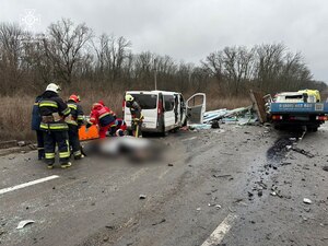 У жахливій автотрощі на Харківщині загинуло шестеро людей (ФОТО)