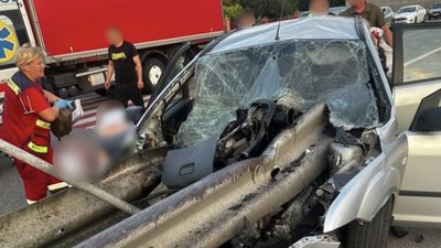 У ДТП на Київщині водій наштрикнувся на відбійник