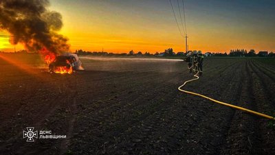 На Львівщині під час ремонтних робіт спалахнула автівка