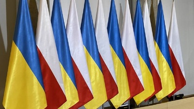 Влада Польщі хоче заборонити українським дітям навчатися онлайн