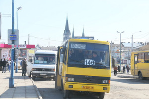 Перевізники Львівщини припинили страйк і самовільно відновили роботу маршруток