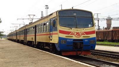 Укрзалізниця з 12 травня запустила продаж приміських квитків через мобільний застосунок по всій країні
