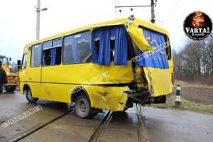 Поліцейські взяли під варту водія, який скоїв смертельну ДТП на залізничному переїзді на Львівщині (фото)