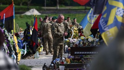 У суботу у Львові на полях почесних поховань Личаківського кладовища молитимуться за полеглих захисників і захисниць