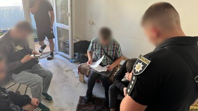 Керівник благодійного фонду зі Львова привласнював кошти військових та волонтерів (ФОТО)