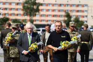 У Львові Борис Джонсон вшанував пам'ять загиблих Героїв (ФОТО)