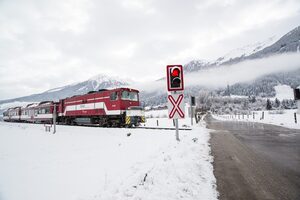 Внаслідок негоди в дорозі затримались шість поїздів