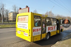 У Львові поліцейські проводять рейди щодо кількості пасажирів у маршрутках (фото, відео)