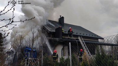 На Львівщині горів житловий будинок