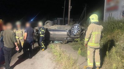 На Волині 18-річний п’яний водій Range Rover скоїв ДТП у якій постраждали троє дівчат (ФОТО)