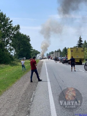 На під’їзді до Стрия, через потрійну ДТП, зупинився рух автодорогою (фото, відео)