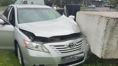 На Львівщині водій легковика під час руху вулицею міста втратив свідомість і помер