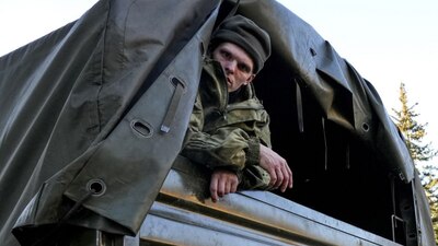 Росіянка відхрестилася від свого чоловіка-окупанта і відмовилася повертати його з війни