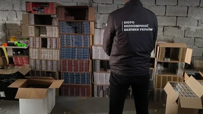 Подружжя з Одеси судитимуть за незаконну торгівлю сигаретами та алкоголем