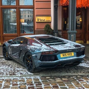 На вулицях Львова побачили рідкісну "Lamborghini Aventador": відомий можливий власник (ФОТО)