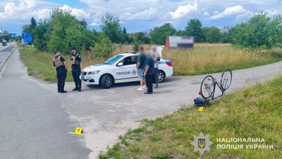 На Львівщині зіткнулися автомобіль та велосипед