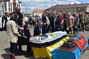 На Рівненщені попрощалися з воїном, який шість років боровся за життя