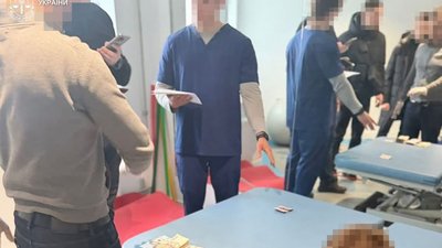 На Львівщині затримали лікаря за вимагання 80 000 грн хабаря