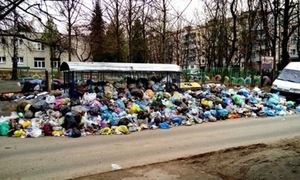 Сміття зі Львова продовжить вивозити Львівська ОДА