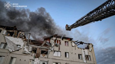 У Харкові дрон влучив у житловий будинок: серед загиблих є діти