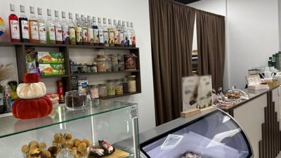 Вдарила через запізнення на роботу: у Чорткові поліція розслідує конфлікт у кав’ярні