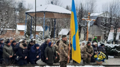 Львівщина на колінах зустріла молодого Героя (ФОТО)