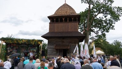 На Львівщині відновили 100-літній дзвін та дерев'яну дзвіницю XIX століття