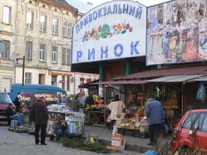 На львівських ринках обмежили одночасну кількість покупців