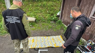 "Швидка" допомогла, але не довезла: на Закарпатті викрили схему переправлення ухилянтів до Румунії