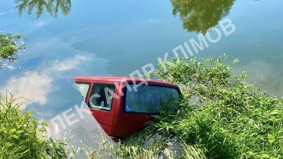 На Львівщині у річці знайшли авто зі загиблим водієм