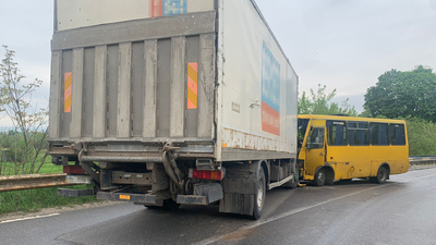 Поліція повідомила деталі масштабної ДТП на Львівщині