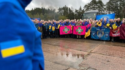 З російського полону повернулися ще 205 українців(ФОТО)